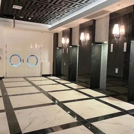 شقة Hanza Tower Downtown - 24 With Spa Pool & Sauna & Jacussi شتشيتسين