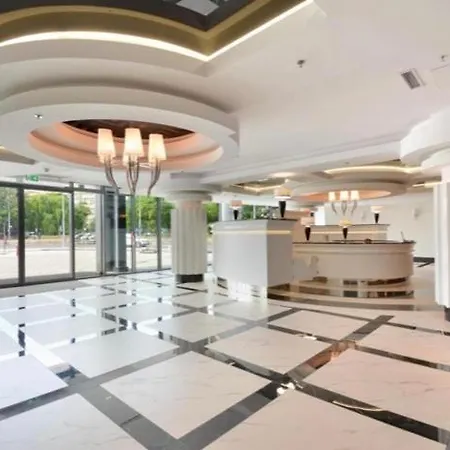 Hanza Tower Downtown - 24 With Spa Pool & Sauna & Jacussi شقة شتشيتسين